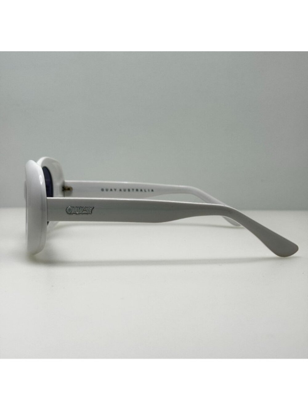 Quay Sunglasses Frivolous White 125 - Picture 4 of 8